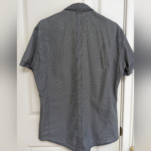 H&M Button Down Short Sleeve Shirt - Medium - Picture 2 of 6